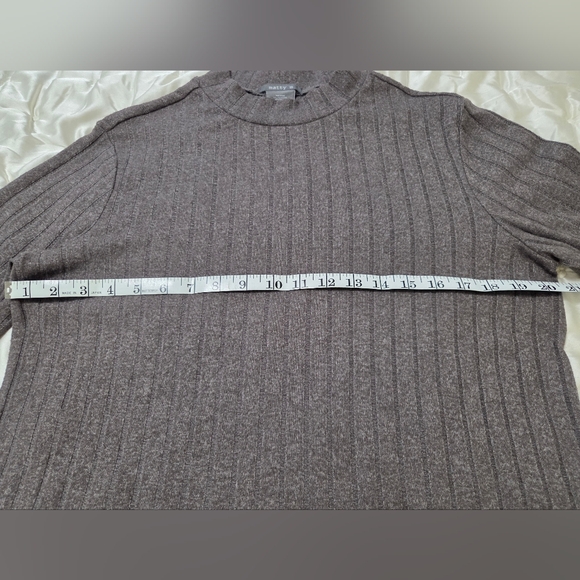 Matty M Ribbed Sweater. - Picture 4 of 6